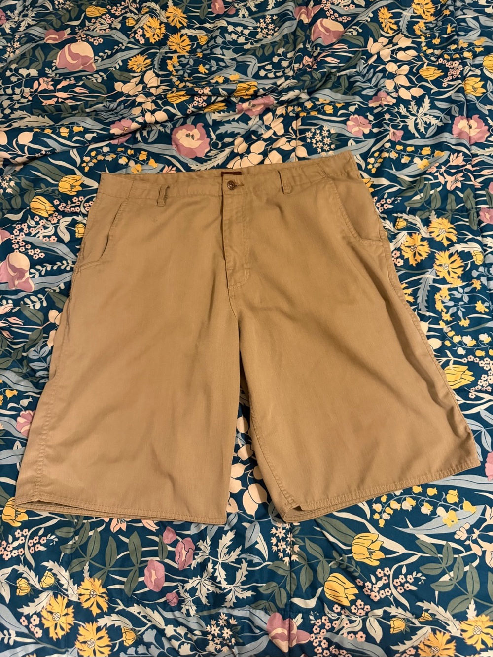 Reef Men's Khaki Flat-Front Cotton Shorts